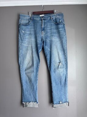Women’s Relaxed Boyfriend Jeans